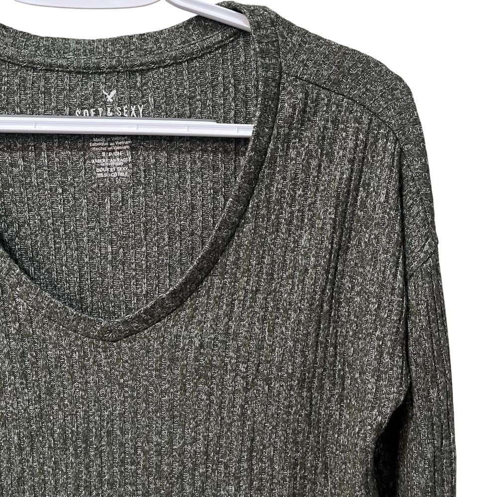 American Eagle Soft & Sexy Ribbed Long Sleeve V-Neck Top Green Small - Picture 2 of 7